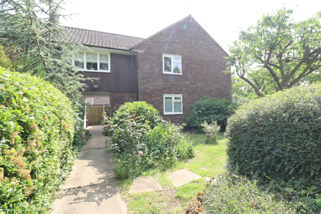 Lee Walk, Lee Chapel South, Basildon, SS16 5RD