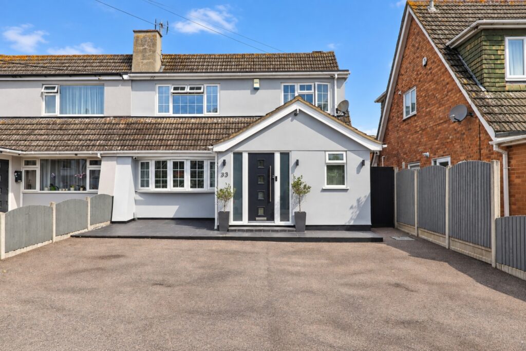 Bedford Road, Basildon, Essex, SS15 6PG