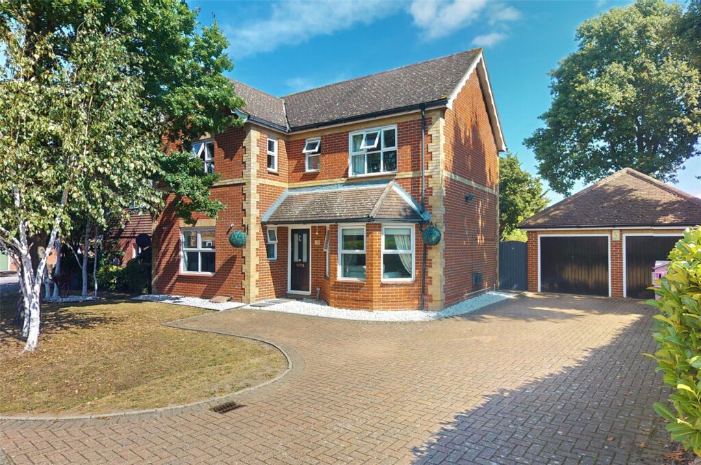 Four Bedroom Detached House with Double Garage