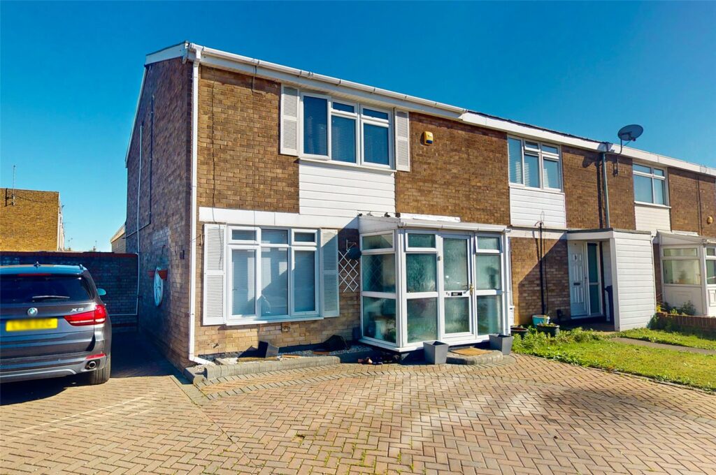 Ballards Walk, Lee Chapel North, Basildon, Essex, SS15 5HP