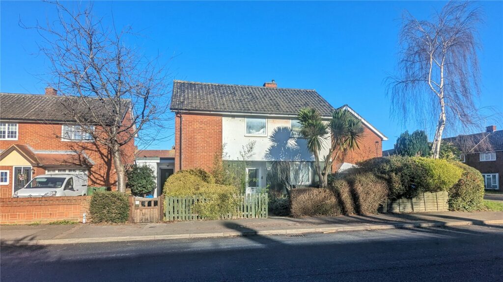 Luncies Road, Basildon, Essex, SS14 1SB