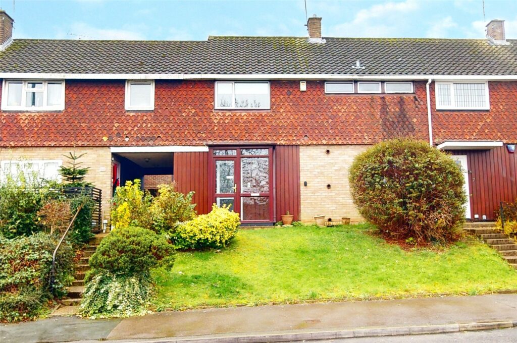 The Knares, LEE CHAPEL SOUTH, Basildon, Essex, SS16 5TA