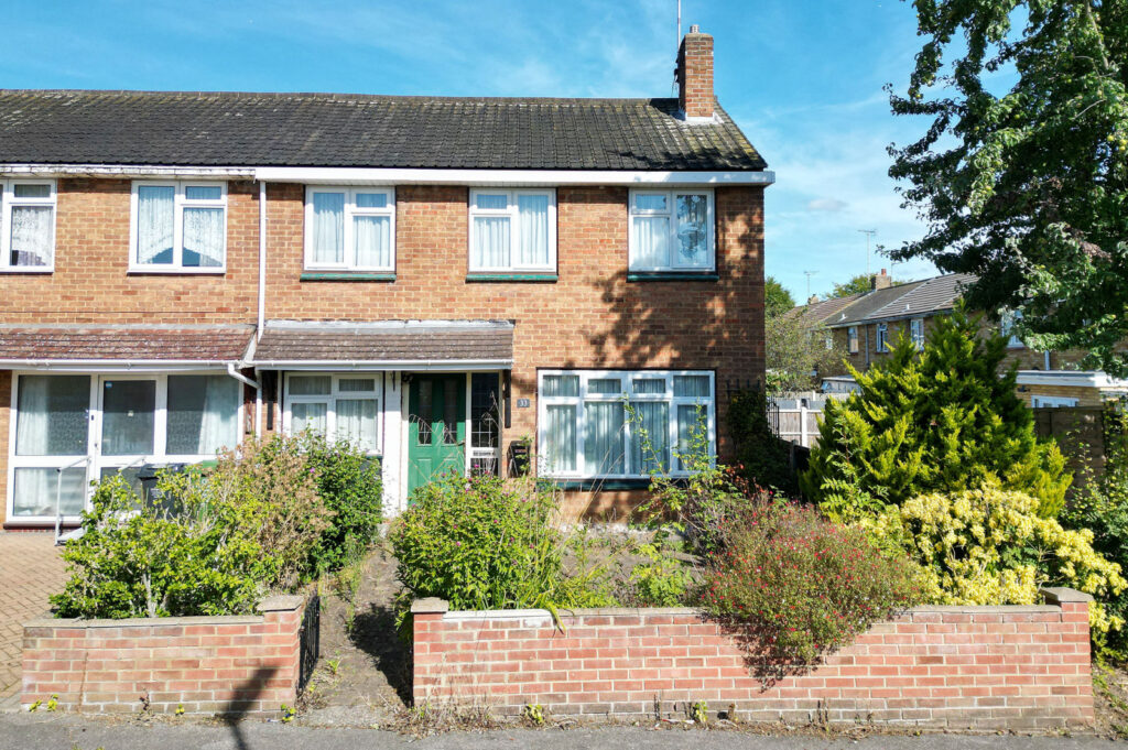 Latchetts Shaw, KINGSWOOD, Basildon, Essex, SS16 5DW