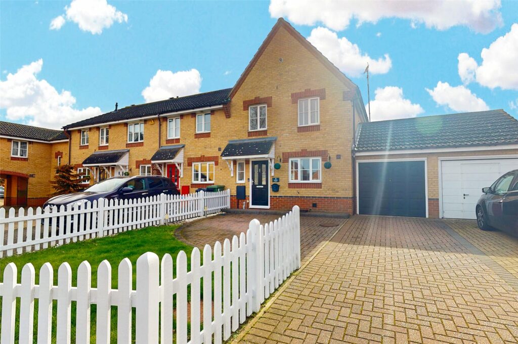 Mopsies Road, Basildon, Essex, SS14 1GA