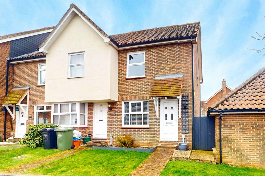 Two Bedoom End-terraced house with Garage