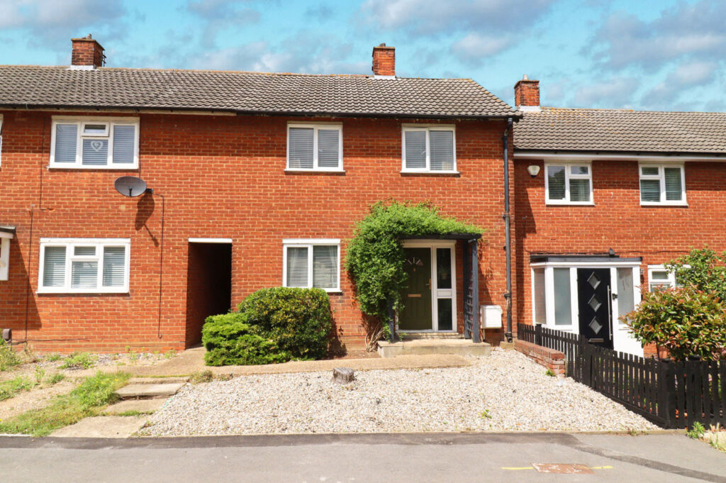 Two bedroom Terraced house with conservatory