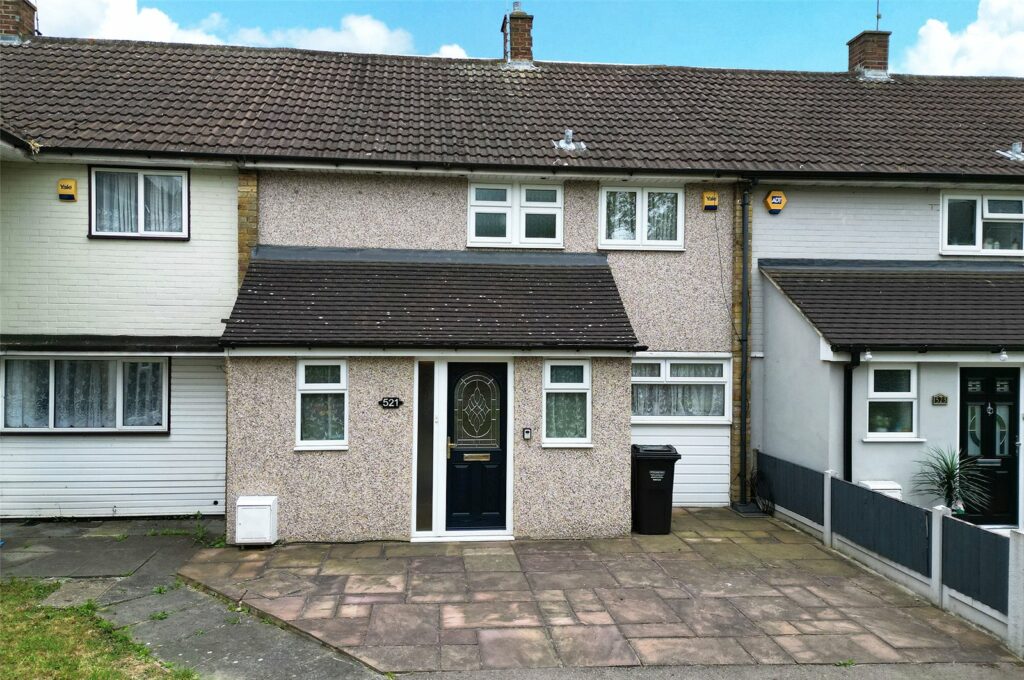 Long Riding, Basildon, Essex, SS14 1JW