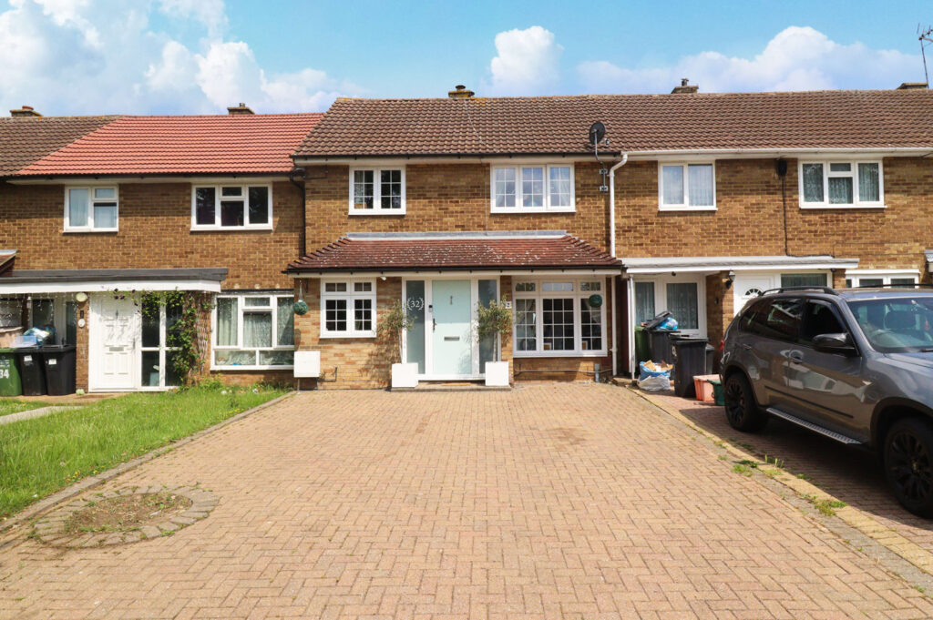 Three Bedroom Terrace with conservatory and off street parking