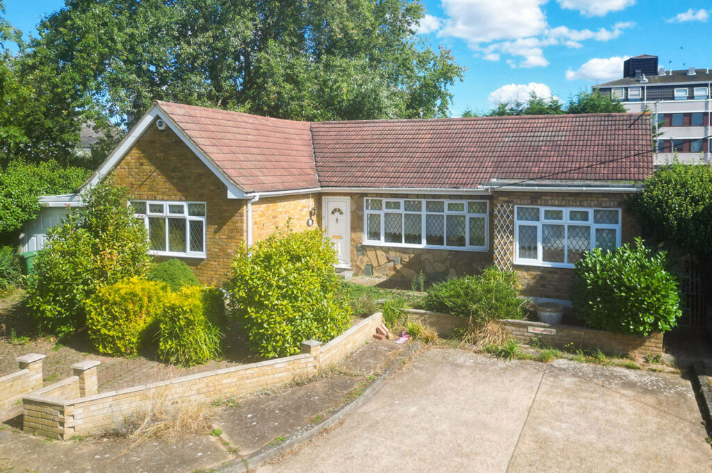 Burns Avenue, Pitsea, Essex, SS13 3AG
