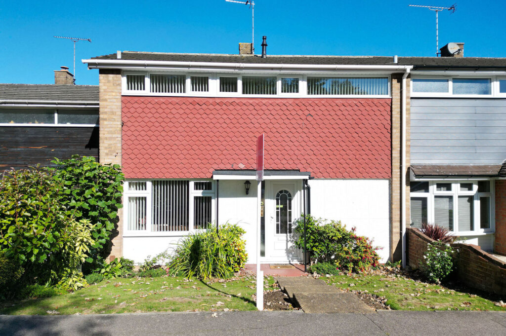 Falstones, Lee Chapel North, Basildon, Essex, SS15 5DS