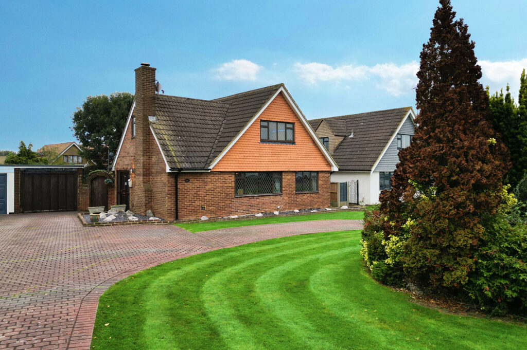 Four Bedroom Detached Waites Dormer Chalet