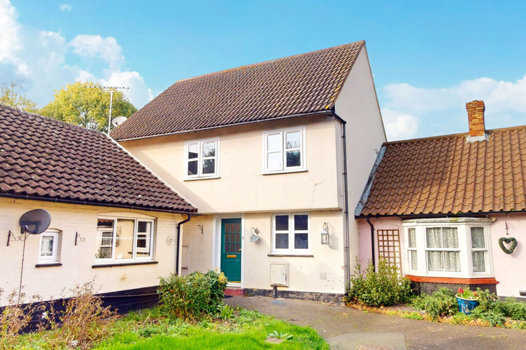 Crouch Street, Noak Bridge, Basildon, Essex, SS15 4AT