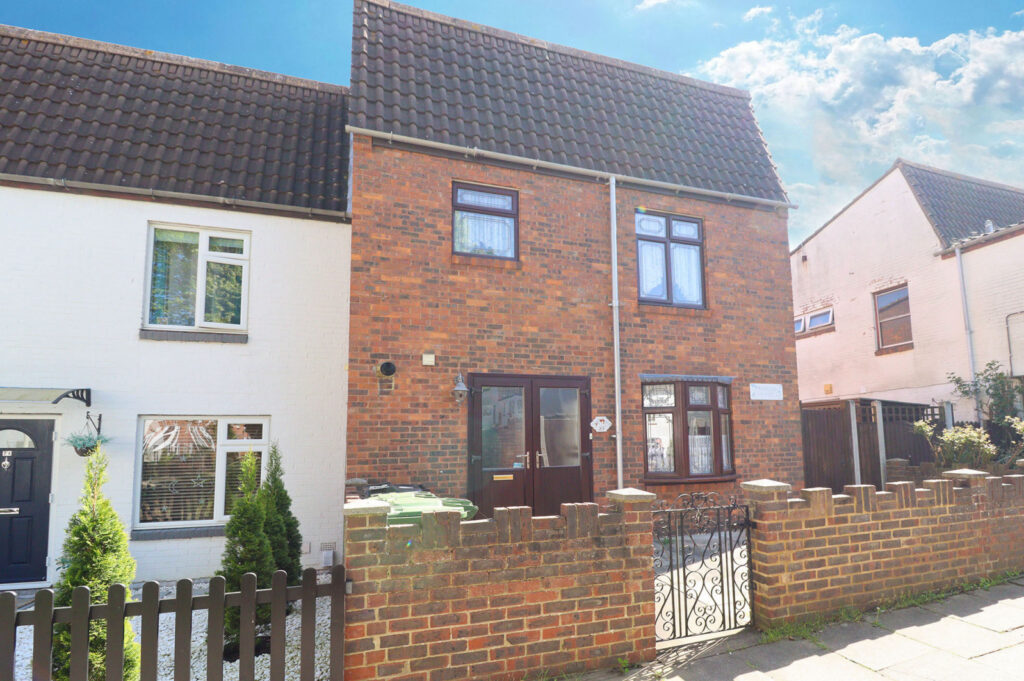 Four Bedroom End Terrace