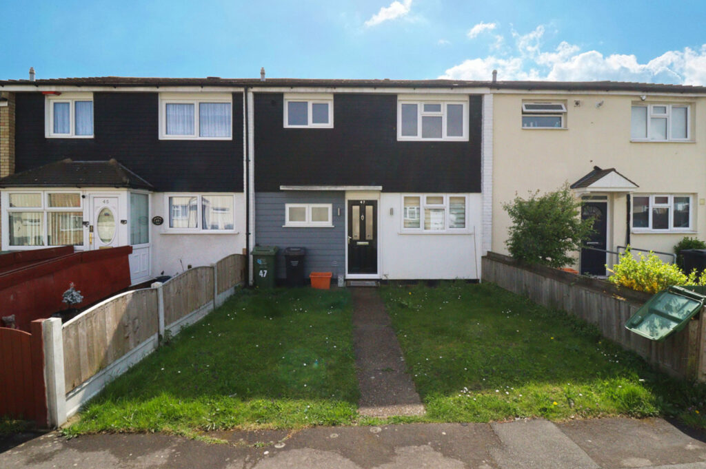 Southwark Path, Basildon, Essex, SS14 3QN