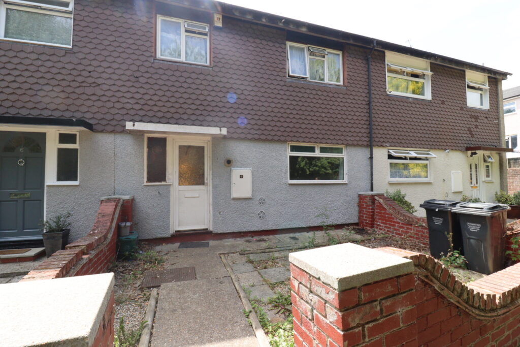Three bedroom Terraced House