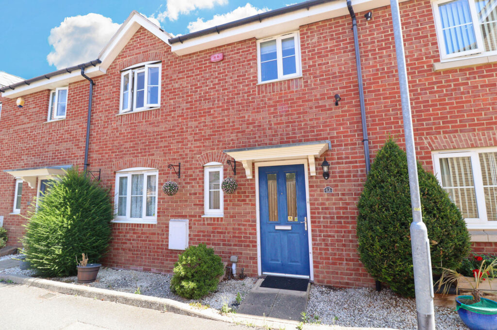 School Avenue, Basildon, Essex, SS15 6GJ