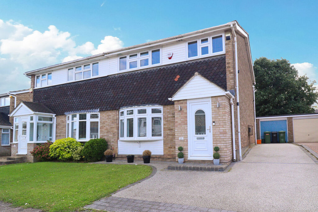 Falstones, Lee Chapel North, Basildon, Essex, SS15 5DF