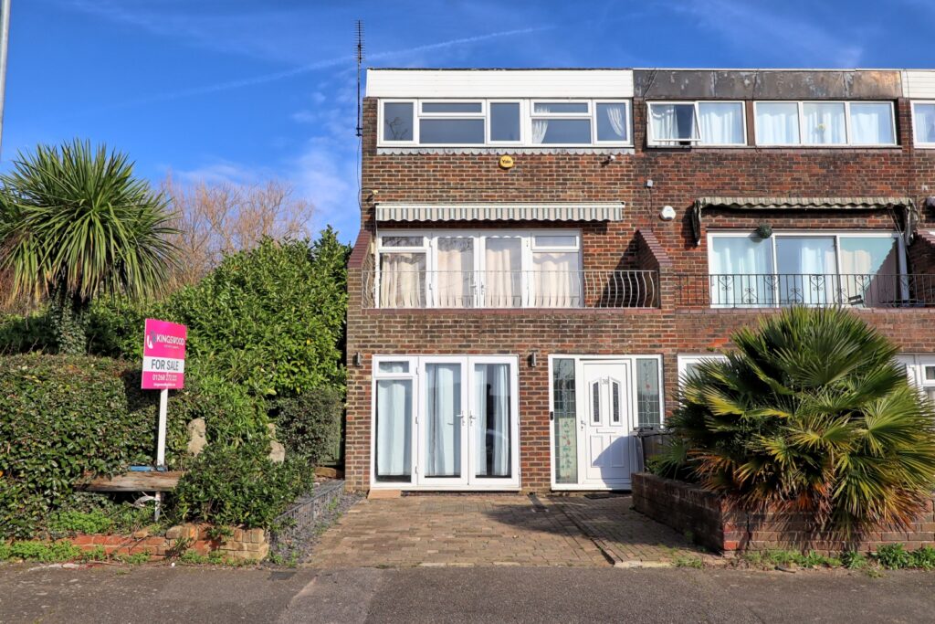 Spains Hall Place, Woodlands, Basildon, Essex, SS16 5UR