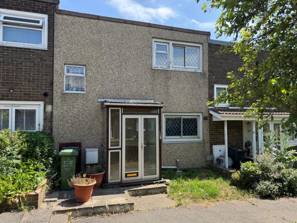 Polsteads, Basildon, Essex, SS16 4PJ