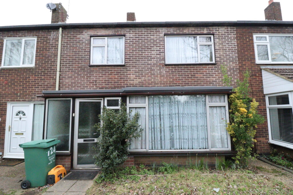 Gobions, Kingswood, Basildon, Essex, SS16 5AY