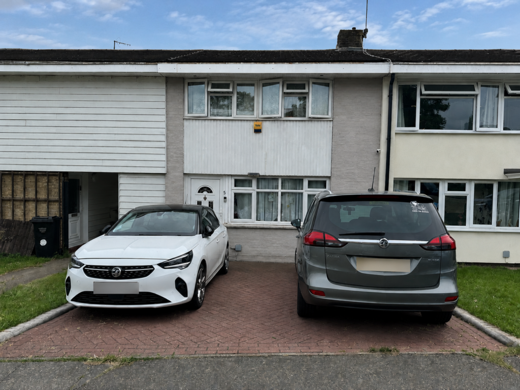 Markhams Chase, Basildon, Essex, SS15 5JX