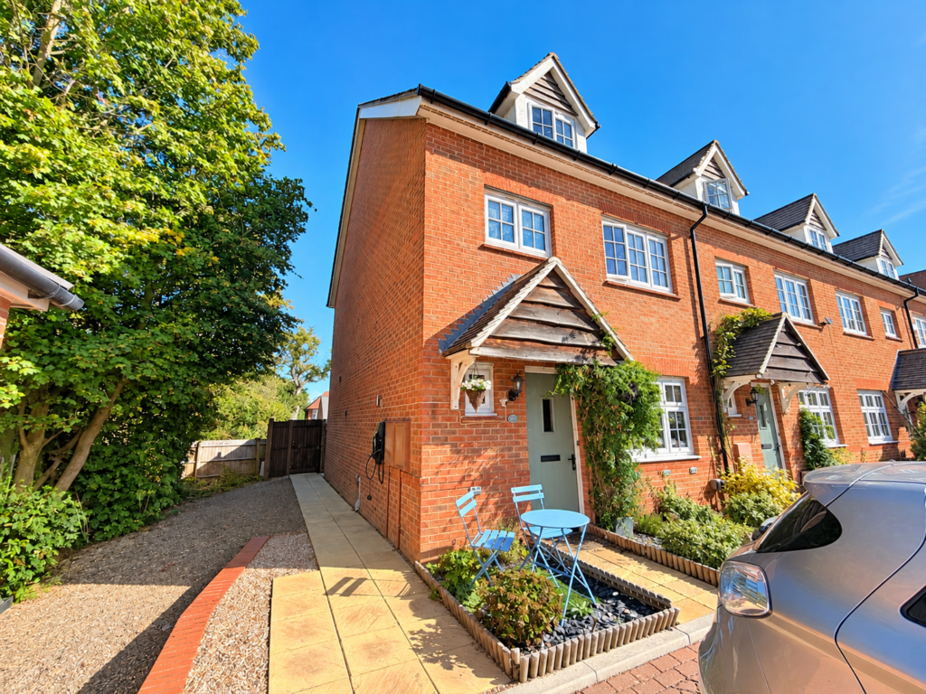 Ewing Gardens, Langdon Hills, Basildon, Essex, SS16 5PT